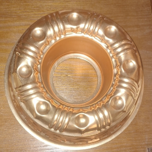 Round Ring Copper Plated Jello Baking Bundt Pan Wall Hanging - Picture 1 of 4